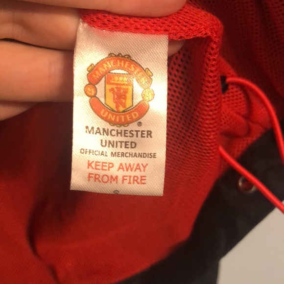 Manchester United Football Club Size S Official Soccer Raincoat Windbreaker Coat - Picture 7 of 13